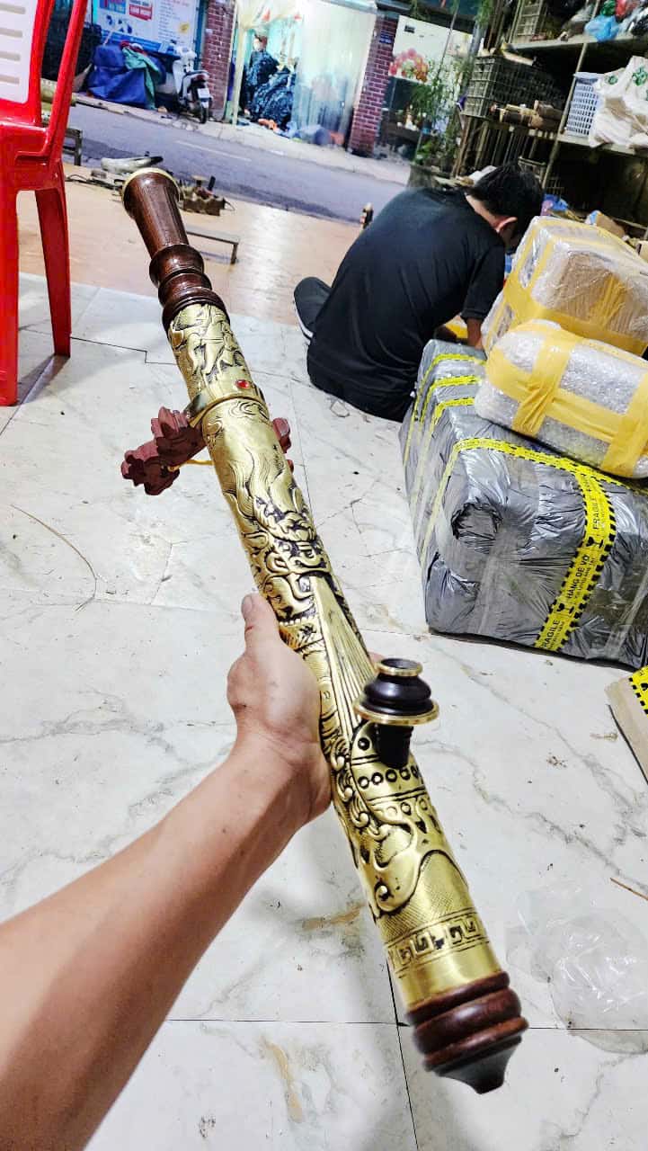 ĐIẾU BỌC  ĐỒNG NGUYÊN KHỐI.MIỆNG GỖ CẨM